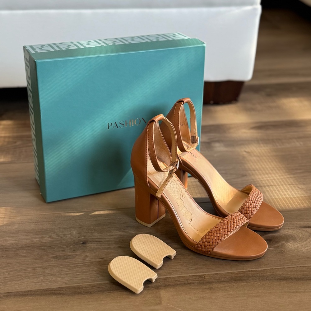 Pashion Footwear ~ Whiskey Braid Block 4" Convertible Heels. Size 7.5 ✨ - Picture 2 of 16